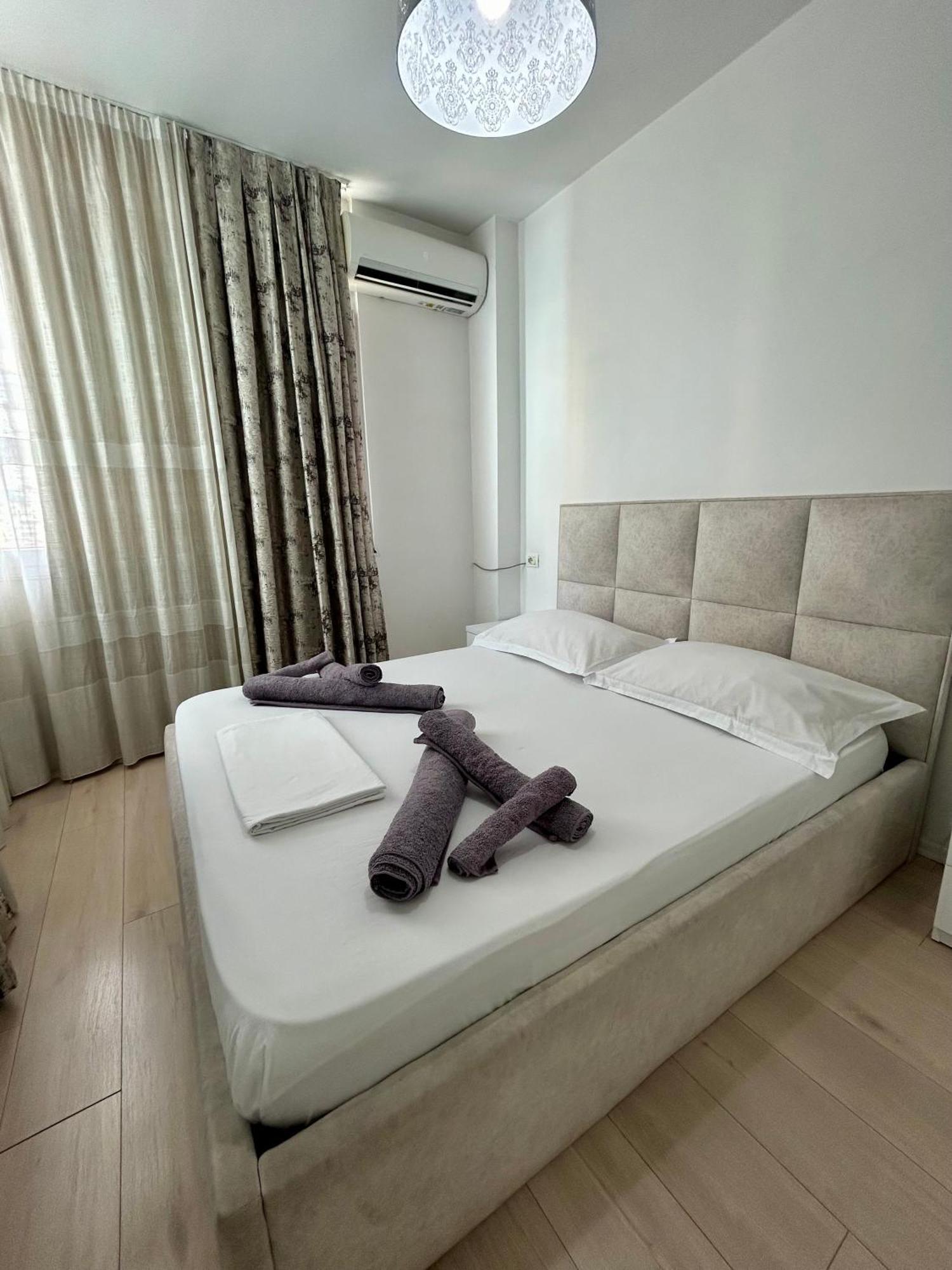 A&X Lovely And Central Apartment - 24H Self Check-In Тирана Екстериор снимка
