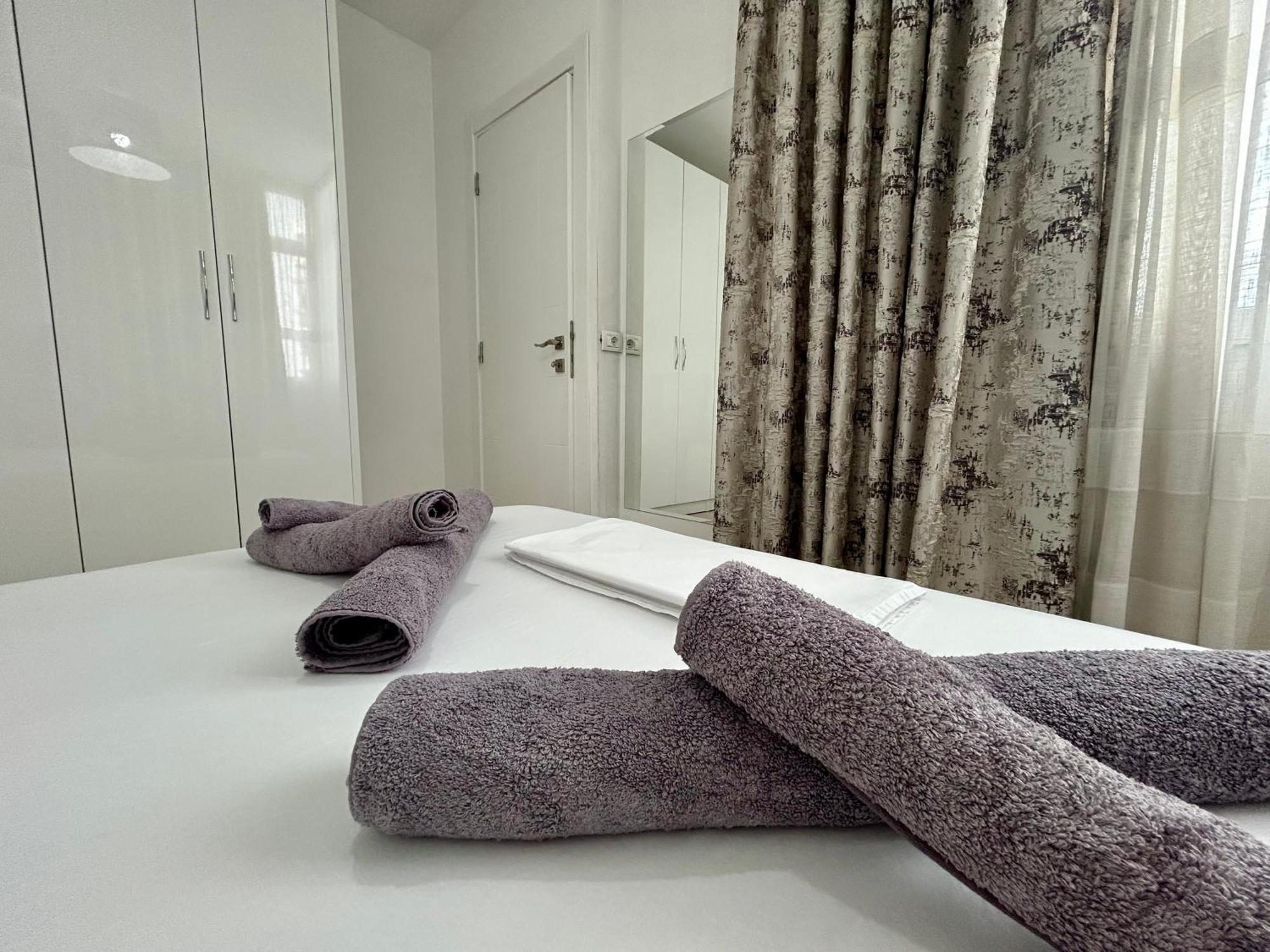 A&X Lovely And Central Apartment - 24H Self Check-In Тирана Екстериор снимка