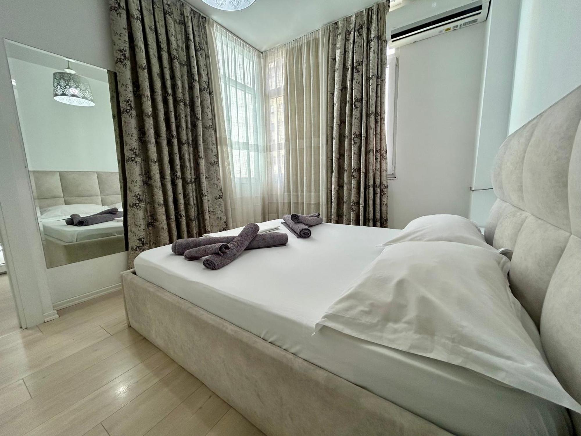 A&X Lovely And Central Apartment - 24H Self Check-In Тирана Екстериор снимка
