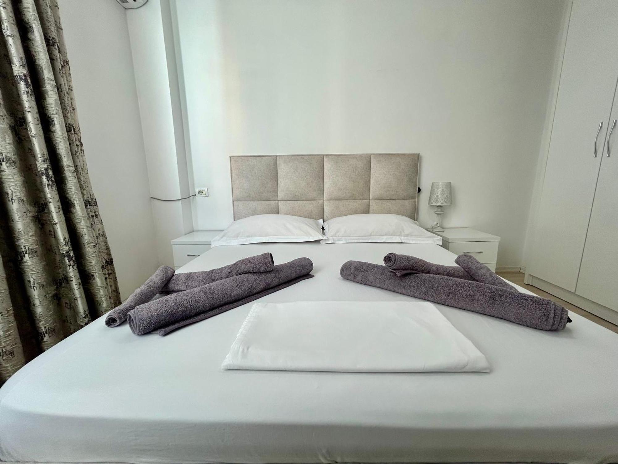 A&X Lovely And Central Apartment - 24H Self Check-In Тирана Екстериор снимка